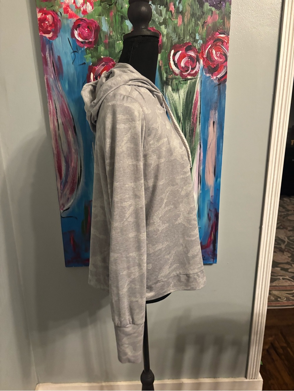 Vuori halo essential hoodie camo gray women's size S - Picture 6 of 6
